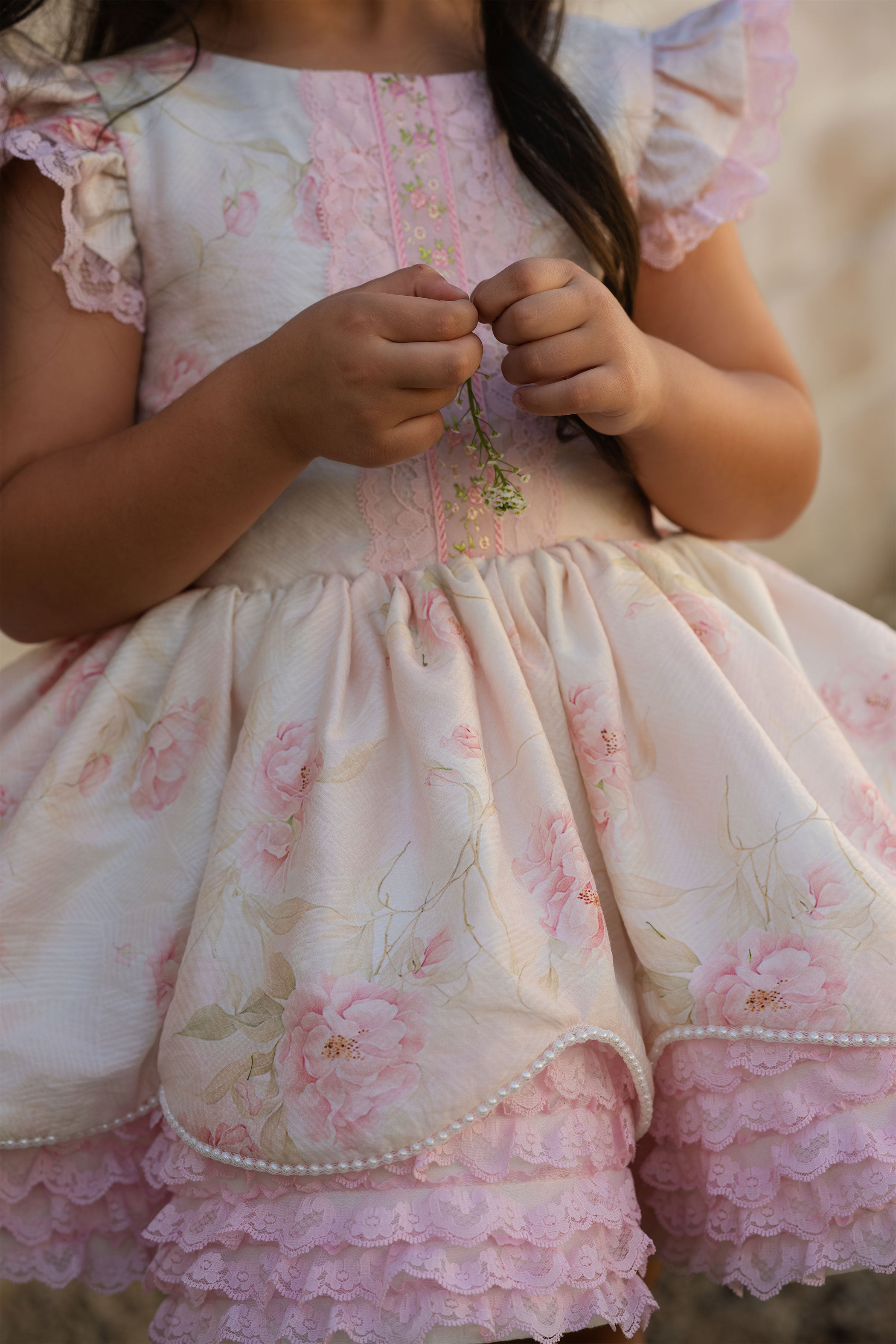 Rosie Floral Gleam